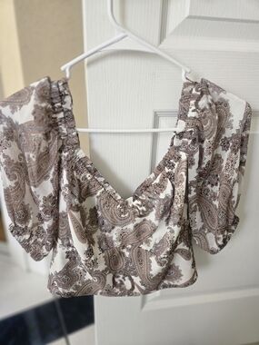Express Brown Paisley Puff Sleeve Crop Top - White Base